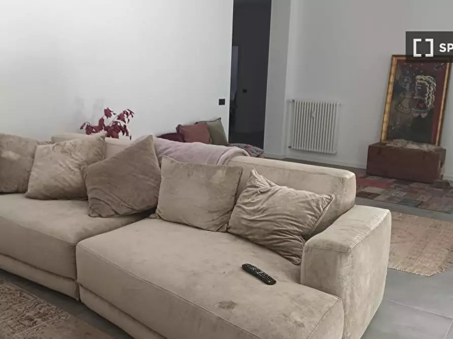 Immagine 1 di Camera condivisa in affitto  in Via Ippolito Nievo a Roma