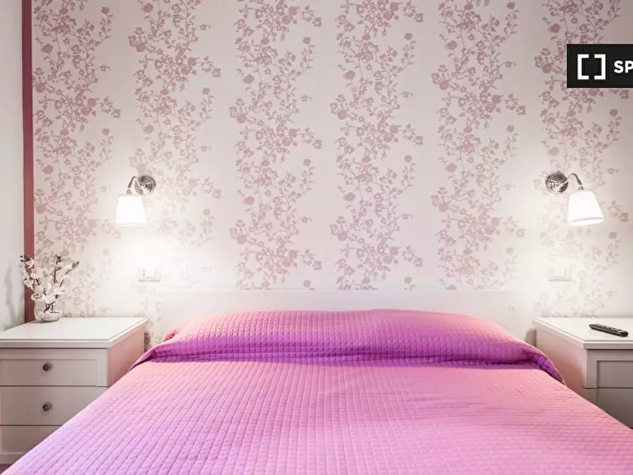 Immagine 3 di Camera condivisa in affitto  in Via Monza a Roma