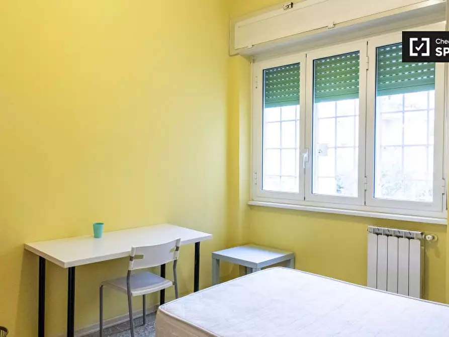 Immagine 2 di Camera condivisa in affitto  in Via Giulio Aristide Sartorio, 00147 Roma RM, Italy a Roma