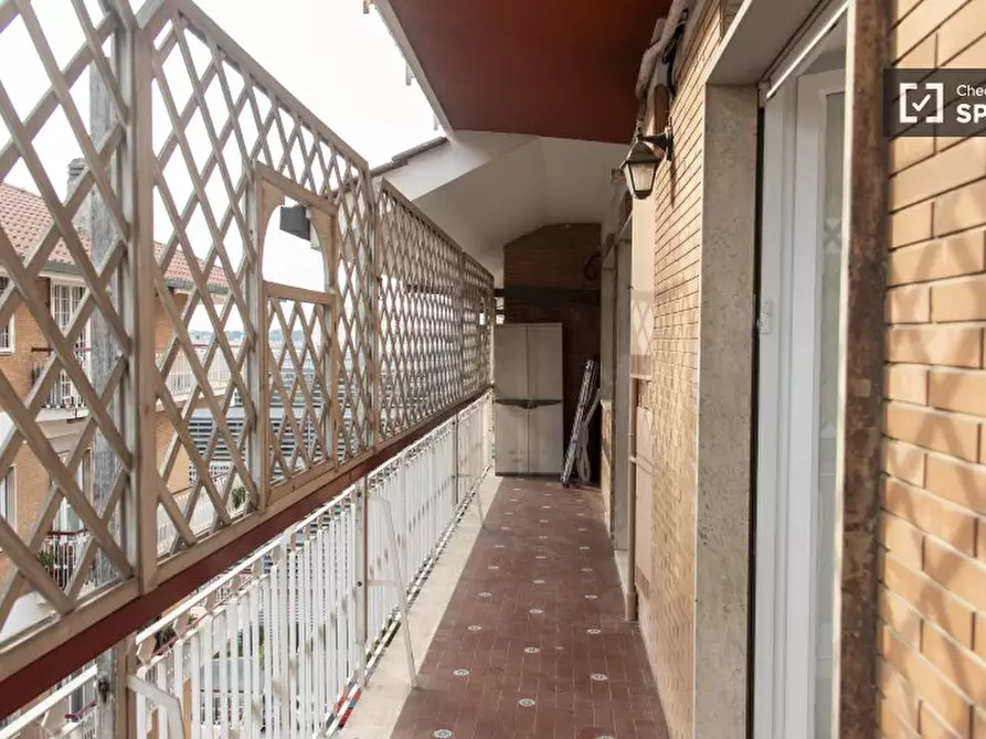Immagine 17 di Camera condivisa in affitto  in Via Antonino Pio a Roma