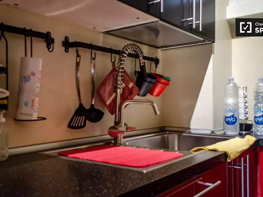 Immagine 5 di Ufficio in affitto  in Via Tuscolana, 00175 Roma RM, Italy a Roma