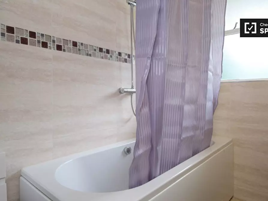 Immagine 10 di Ufficio in affitto  in Flat a 