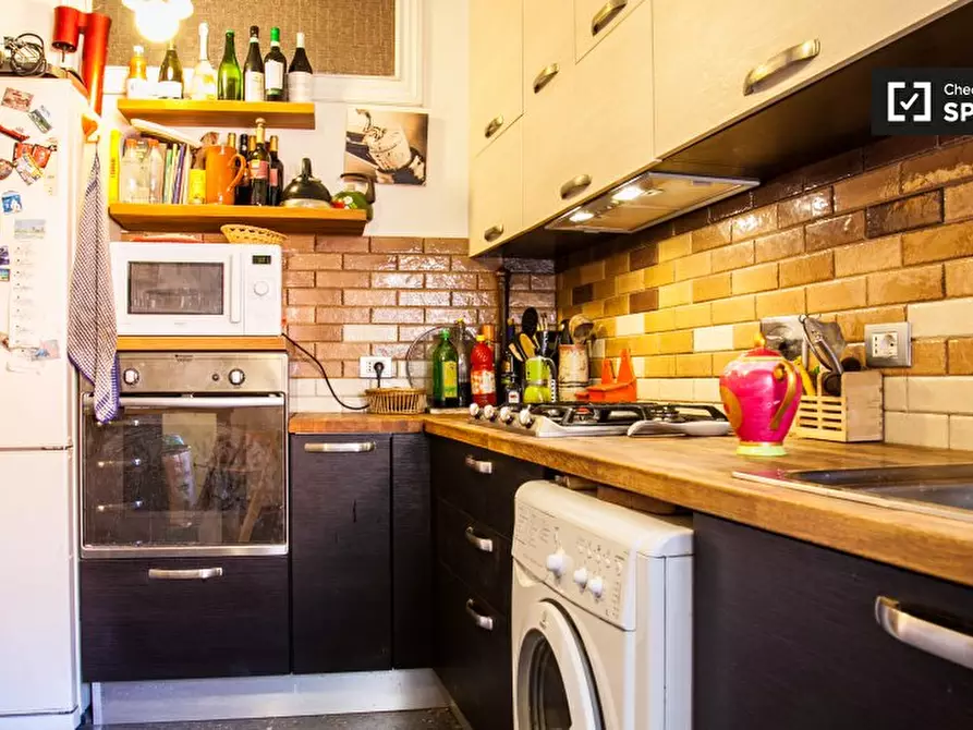 Immagine 12 di Camera condivisa in affitto  in Piazza di Villa Fiorelli a Roma