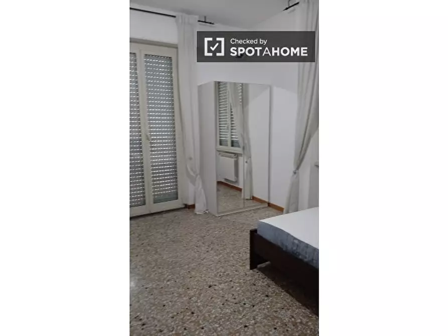 Immagine 3 di Camera condivisa in affitto  in Via Portuense a Roma