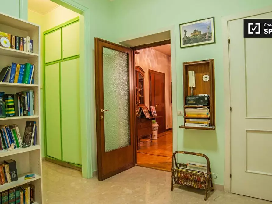 Immagine 17 di Camera condivisa in affitto  in Via Gregorio VII a Roma