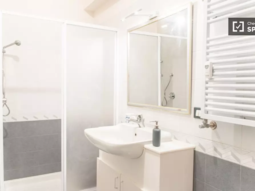 Immagine 12 di Camera condivisa in affitto  in Via Colle dei Pini a Roma