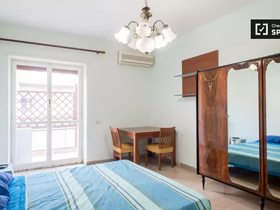 Immagine 16 di Camera condivisa in affitto  in Via Nicolò da Pistoia a Roma