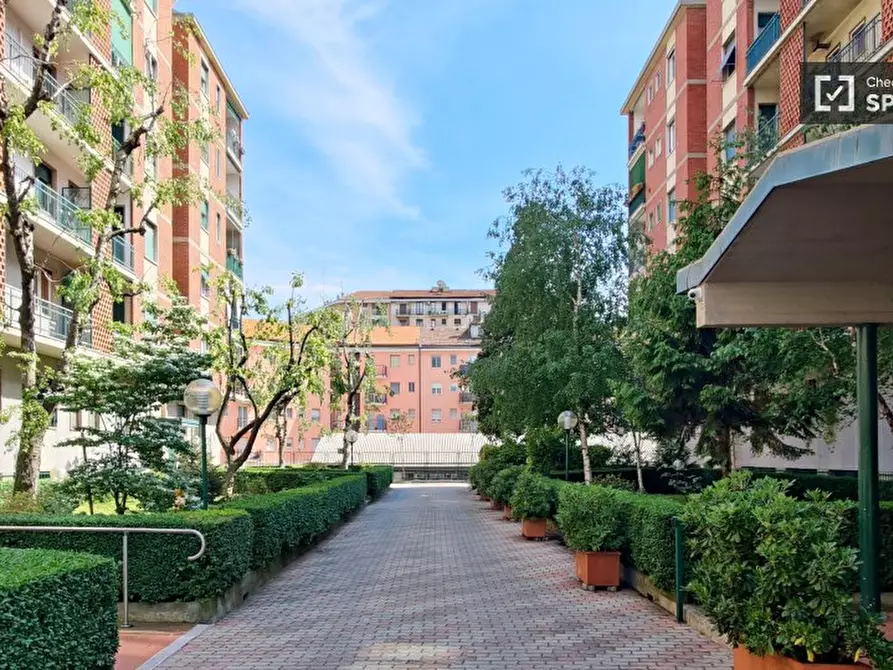 Immagine 19 di Ufficio in affitto  in Via Lorenteggio a Milano