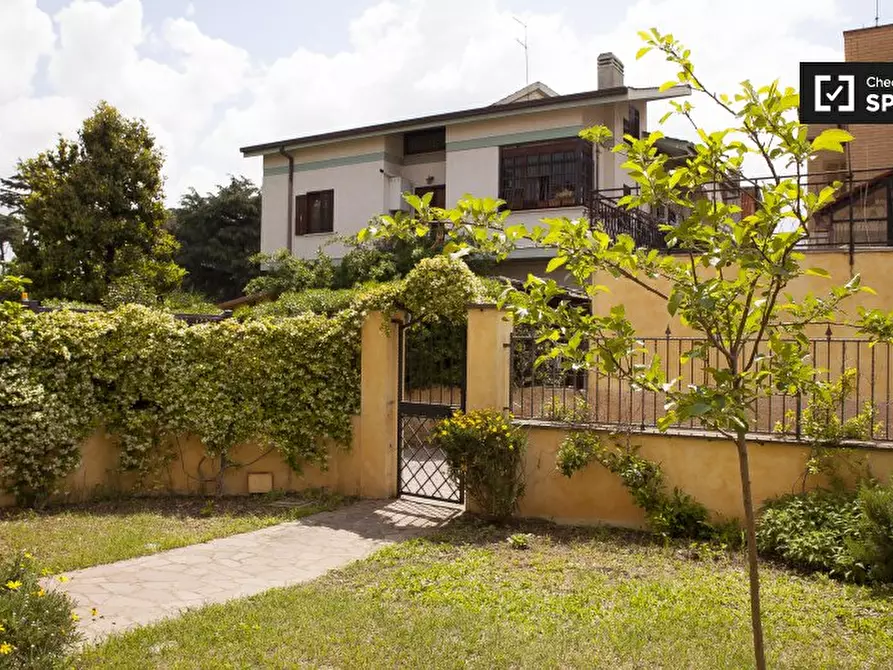 Immagine 13 di Camera condivisa in affitto  in Via del Casale Ferranti, 00173 Roma RM, Italy a Roma