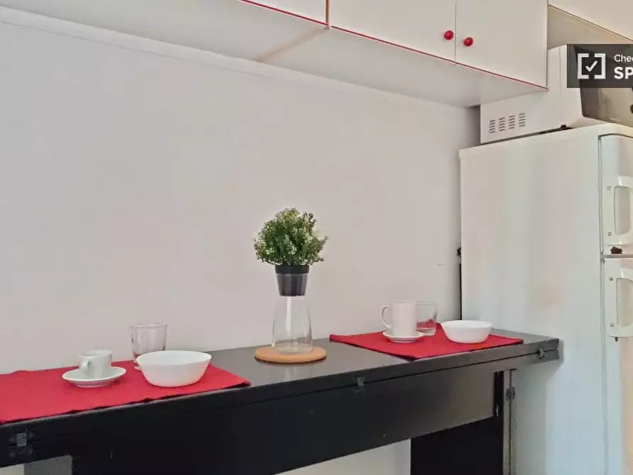 Immagine 7 di Camera condivisa in affitto  in via Barzoni a Milano