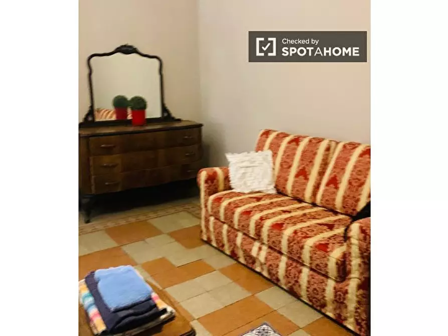 Immagine 2 di Camera condivisa in affitto  in Piazza Melozzo da Forlì, 00196 Roma RM, Italy a Roma