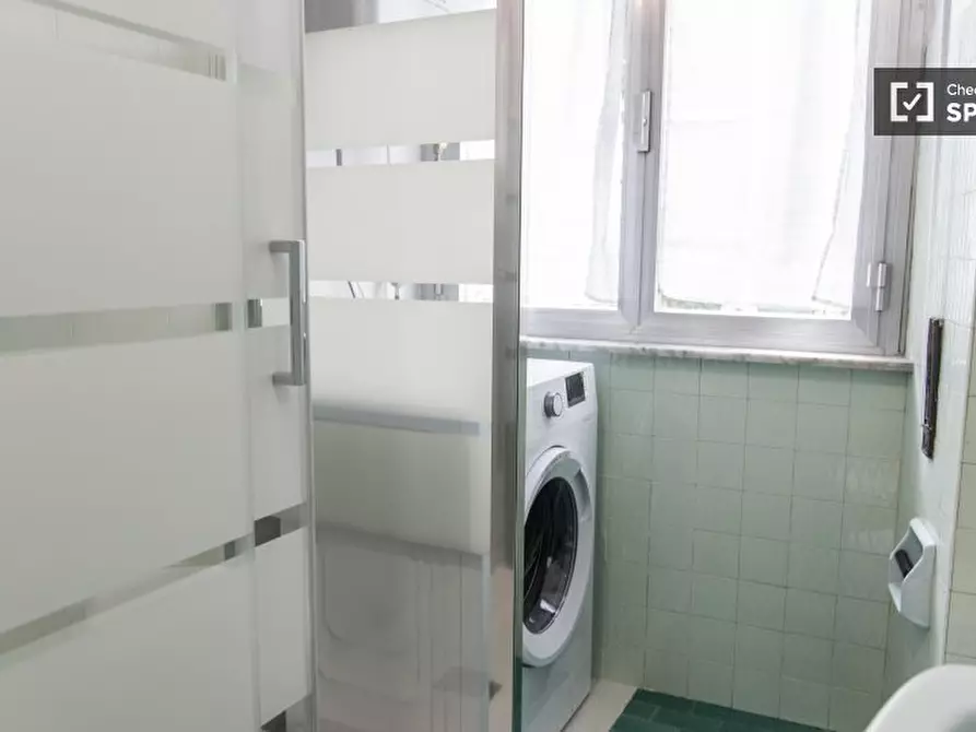 Immagine 6 di Camera condivisa in affitto  in Viale delle Province a Roma