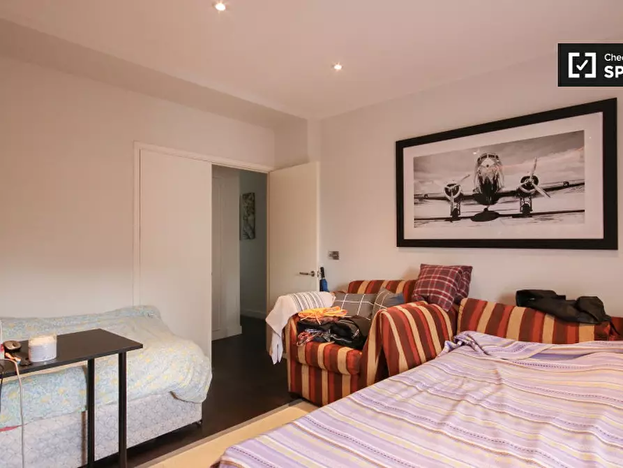 Immagine 2 di Camera condivisa in affitto  in Wiltshire Close a Kensington