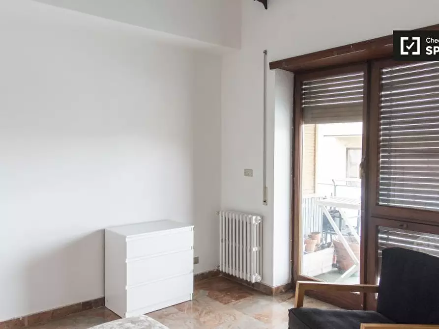 Immagine 3 di Camera condivisa in affitto  in Via di Boccea a Roma
