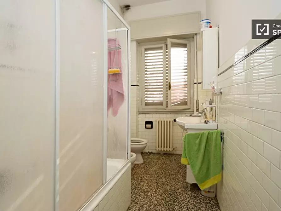 Immagine 17 di Camera condivisa in affitto  in Via Isimbardi a Milano