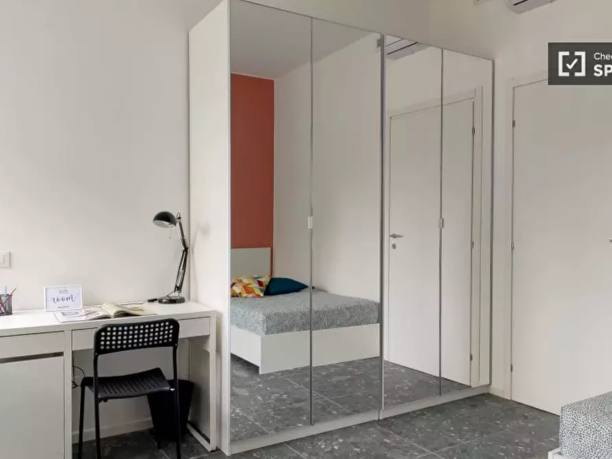 Immagine 3 di Camera condivisa in affitto  in Via Monte S. Genesio a Milano