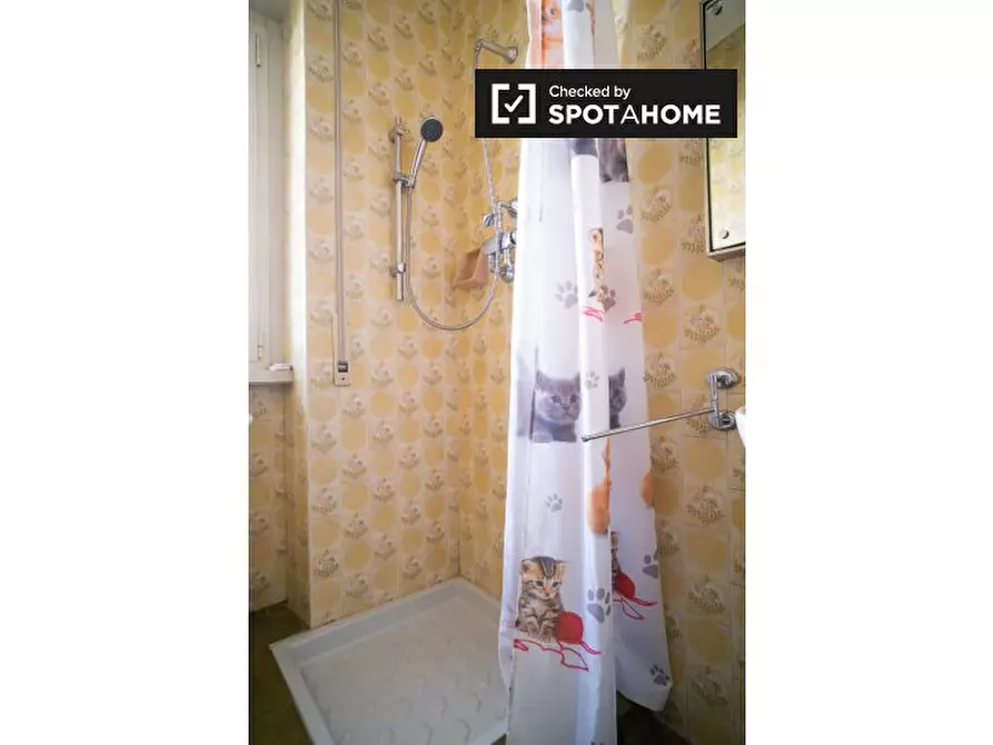 Immagine 18 di Camera condivisa in affitto  in Via Gregorio VII a Roma