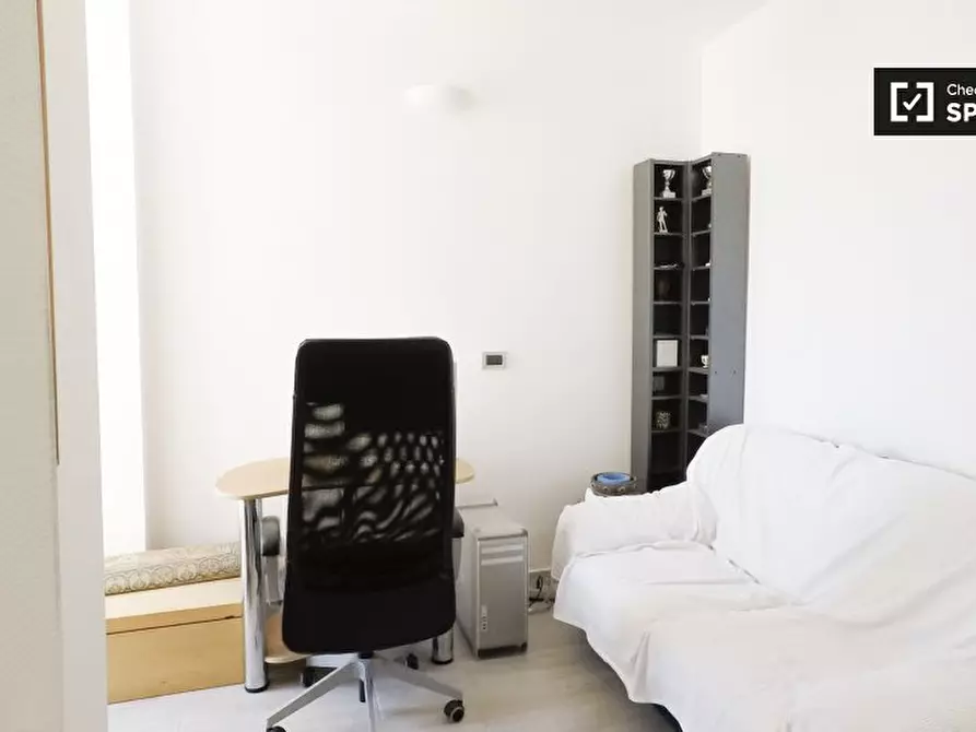 Immagine 6 di Camera condivisa in affitto  in Via Giuseppe Dessì a Roma