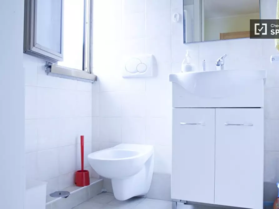 Immagine 7 di Camera condivisa in affitto  in Via Tiburtina a Roma