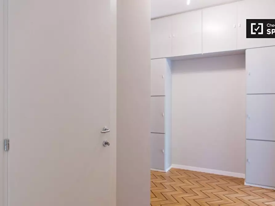 Immagine 4 di Camera condivisa in affitto  in Piazza S. Giuseppe a Milano