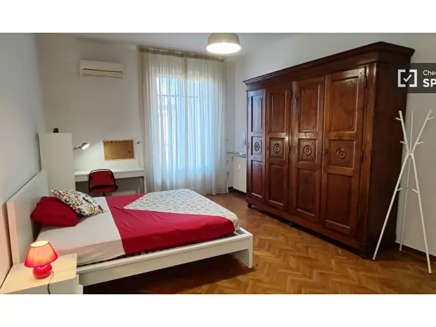 Immagine 1 di Camera condivisa in affitto  in Viale Fratelli Rosselli a Firenze