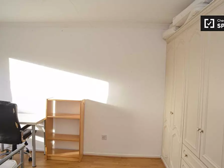 Immagine 2 di Camera condivisa in affitto  in Saint Stephen's Road a Poplar