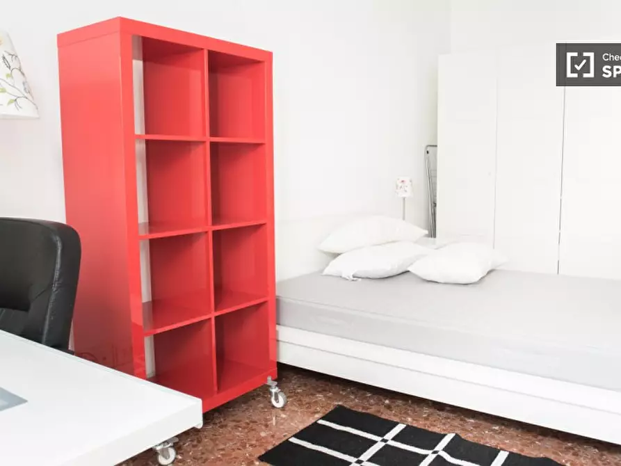 Immagine 2 di Camera condivisa in affitto  in Via Salaria a Roma