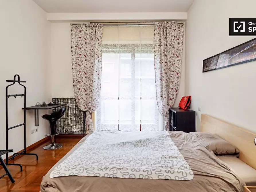 Immagine 2 di Camera condivisa in affitto  in Viale Renato Serra a Milano