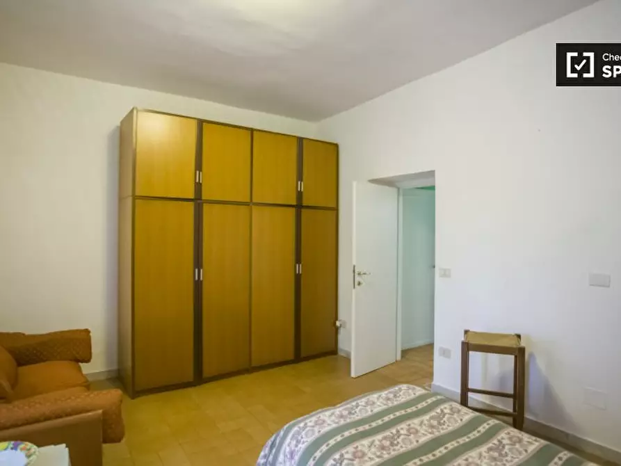 Immagine 4 di Camera condivisa in affitto  in Via Ernesto Ovidi a Roma