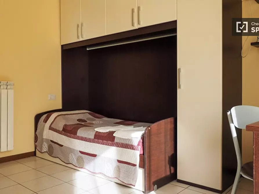 Immagine 1 di Camera condivisa in affitto  in Viale Antonio Gramsci a Sesto San Giovanni