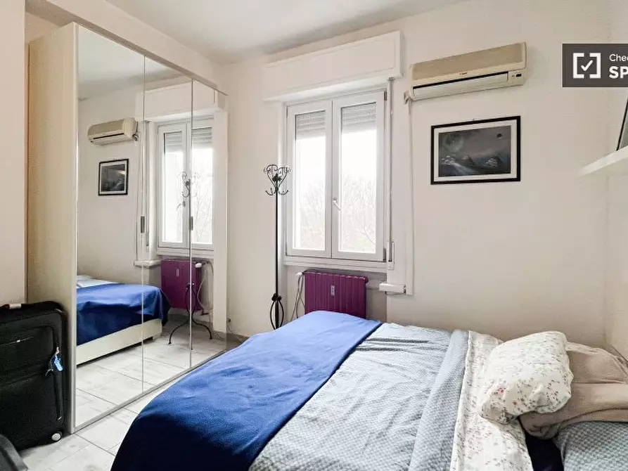 Immagine 2 di Camera condivisa in affitto  in Via Vittorio Scialoia a Milano