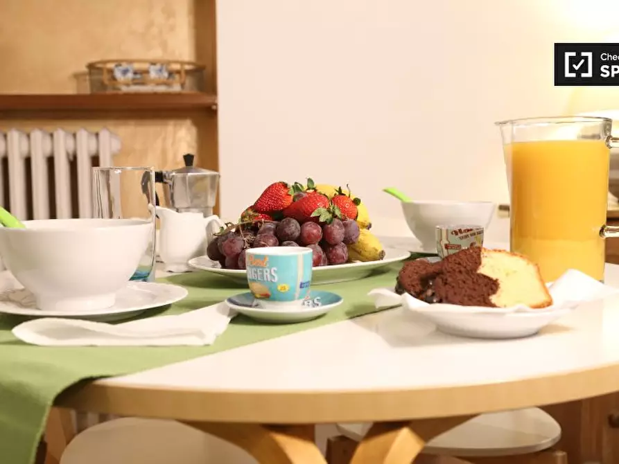 Immagine 14 di Appartamento in affitto  in Via di S. Martino Ai Monti a Roma