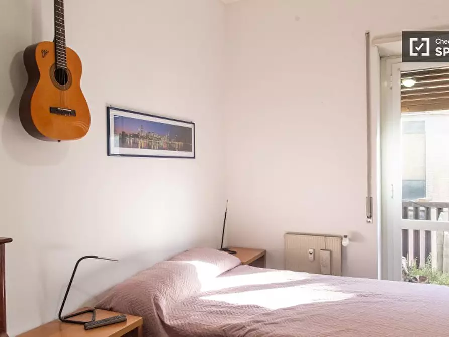 Immagine 3 di Camera condivisa in affitto  in Lungotevere di Pietra Papa a Roma