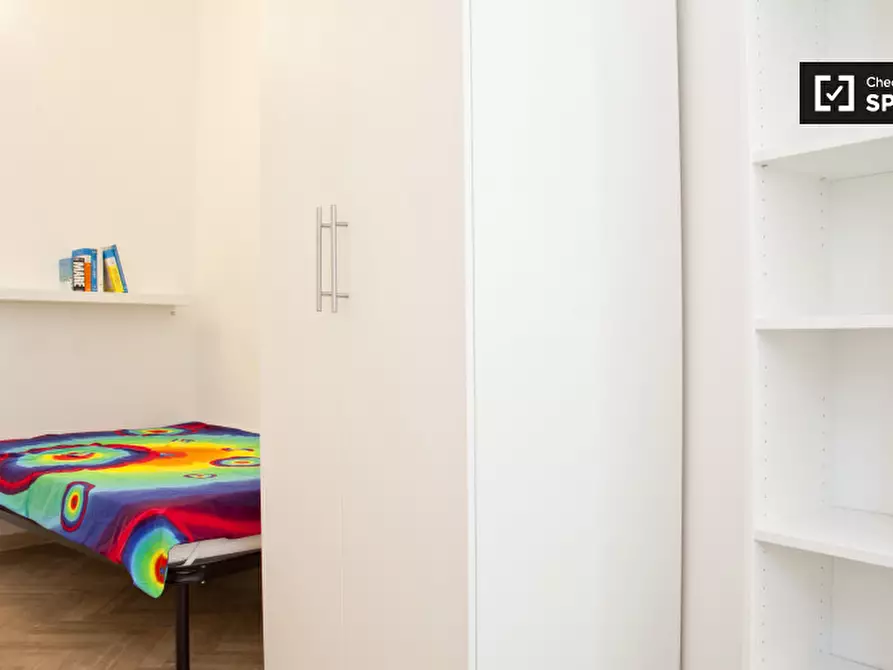 Immagine 18 di Camera condivisa in affitto  in Via Temistocle Calzecchi Onesti a Roma
