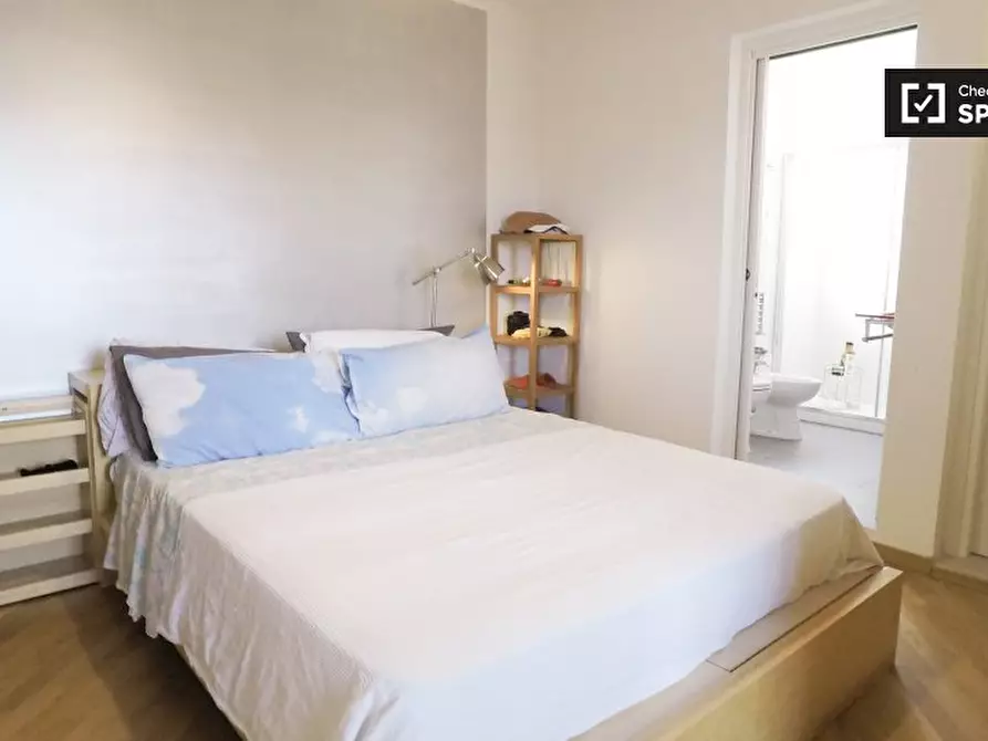 Immagine 2 di Camera condivisa in affitto  in Via Giuseppe Dessì a Roma