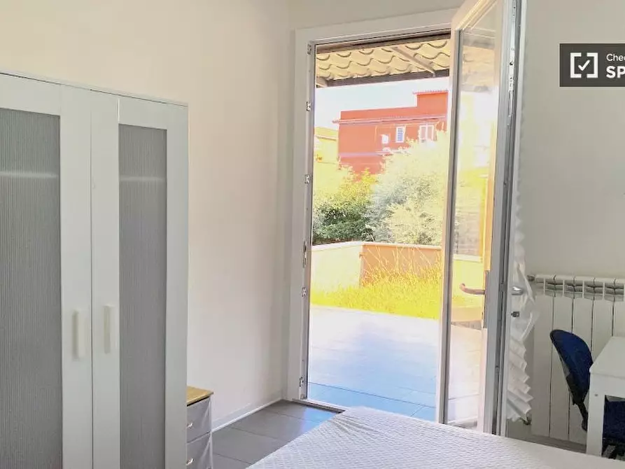 Immagine 4 di Camera condivisa in affitto  in Via di Carcaricola a Roma