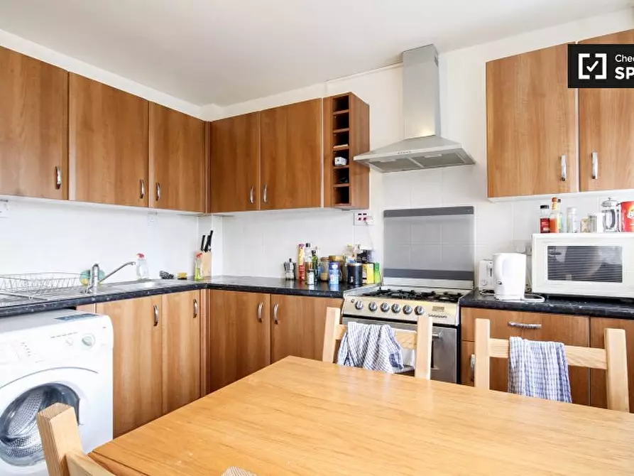 Immagine 4 di Camera condivisa in affitto  in Jubilee Street a Poplar