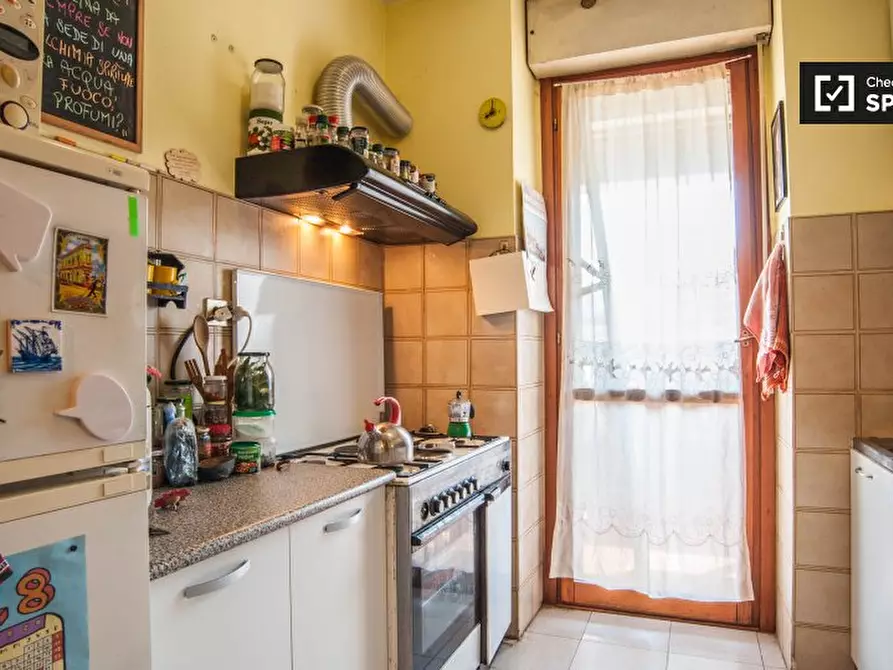 Immagine 7 di Camera condivisa in affitto  in Via Giulioli Eudo, 00173 Roma RM, Italy a Roma