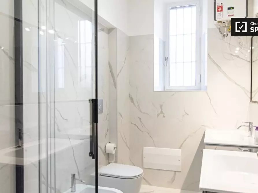 Immagine 13 di Camera condivisa in affitto  in Via Lima a Roma