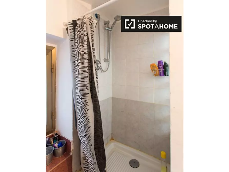 Immagine 15 di Appartamento in affitto  in Via Emilio Cornalia, 20124 Milano MI, Italy a Milano