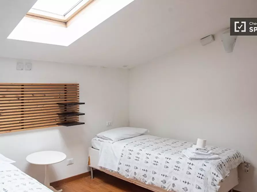 Immagine 11 di Appartamento in affitto  in Via degli Irpini a Roma