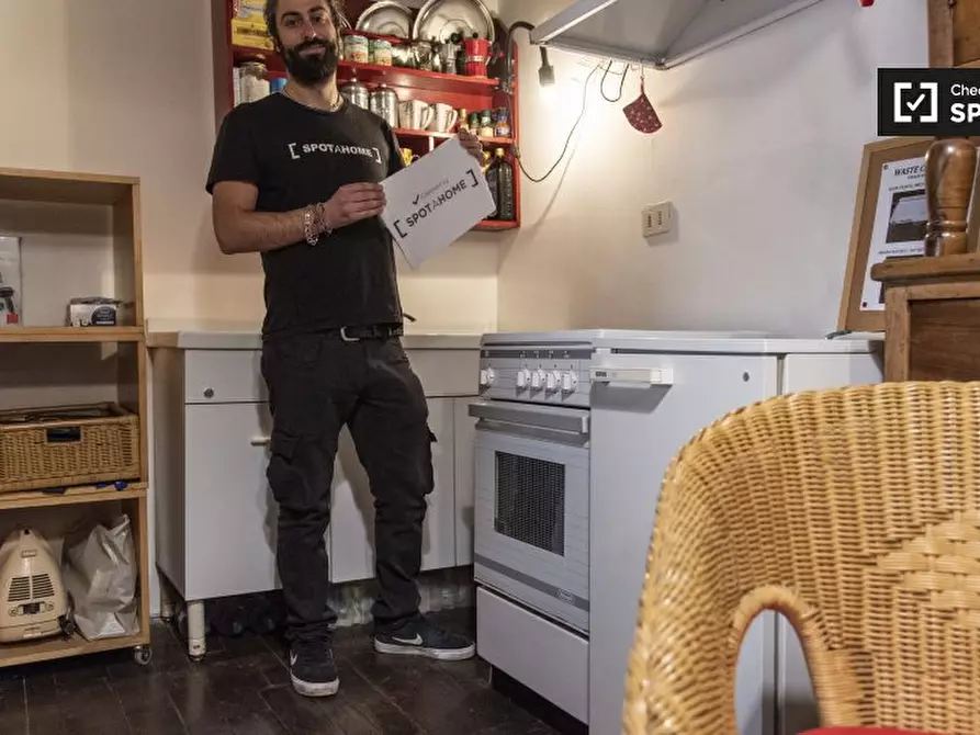 Immagine 9 di Appartamento in affitto  in Via della Scala a Roma