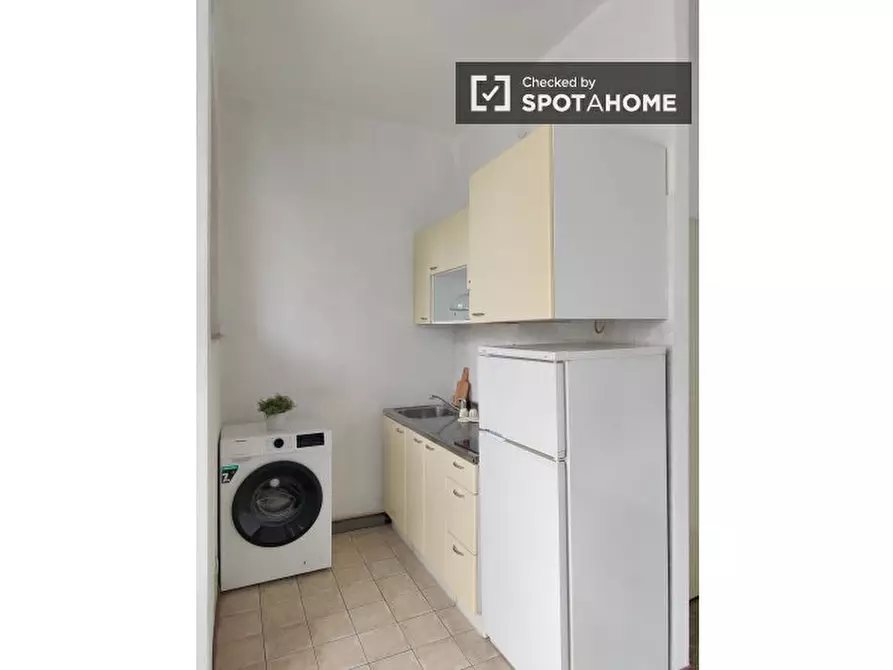 Immagine 13 di Appartamento in affitto  in Via Mario Morgantini a Milano
