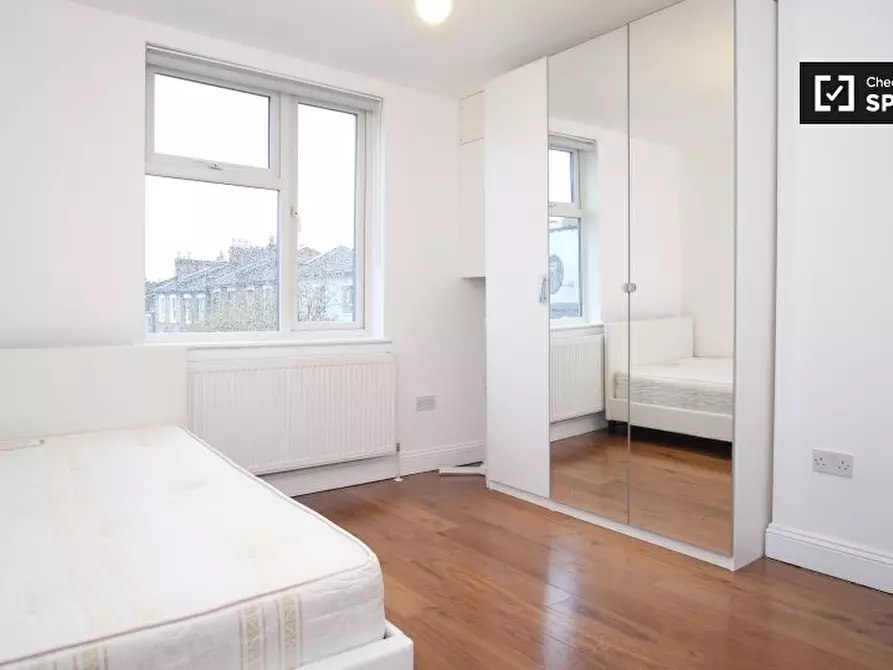 Immagine 7 di Appartamento in affitto  in A Alvington Cres a Hackney