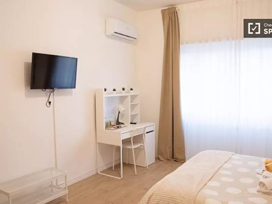 Immagine 3 di Camera condivisa in affitto  in Via Giovan Battista Gandino a Roma