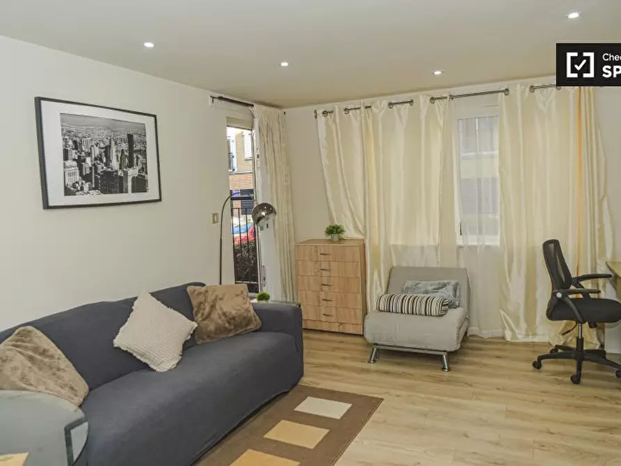 Immagine 3 di Appartamento in affitto  in Sail Court a Poplar