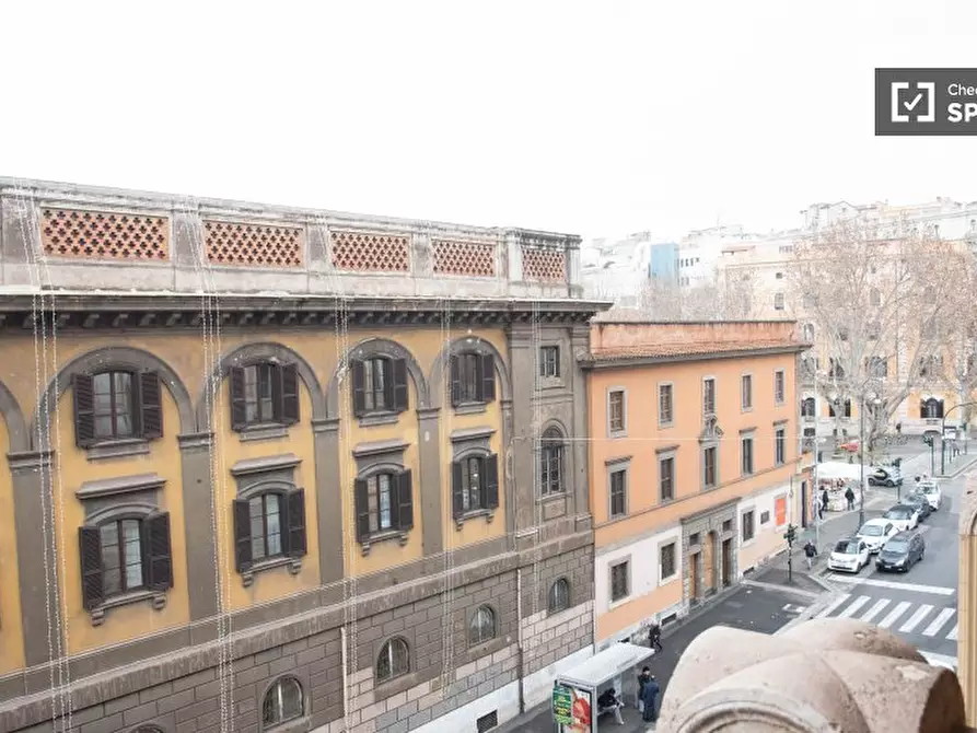 Immagine 5 di Camera condivisa in affitto  in Via Cavour a Roma