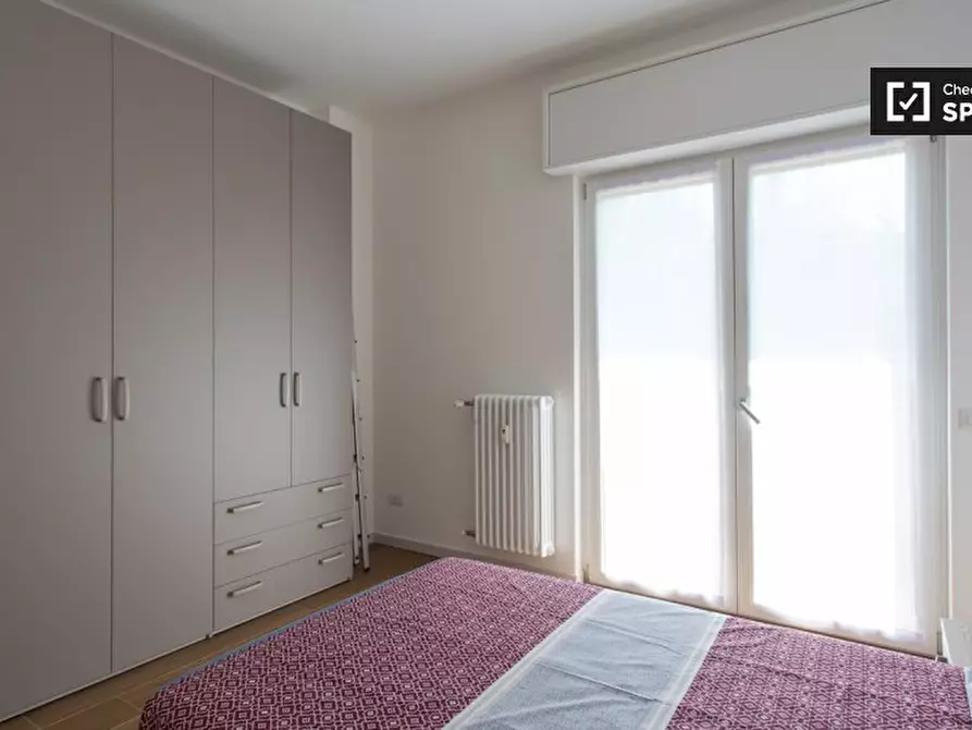 Immagine 2 di Camera condivisa in affitto  in Via delle Genziane a Milano