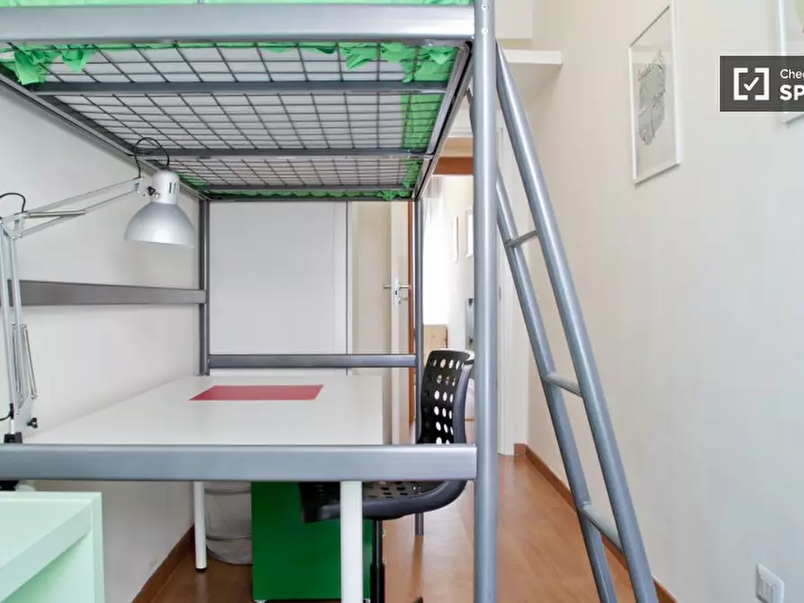 Immagine 2 di Camera condivisa in affitto  in Viale Libia a Roma