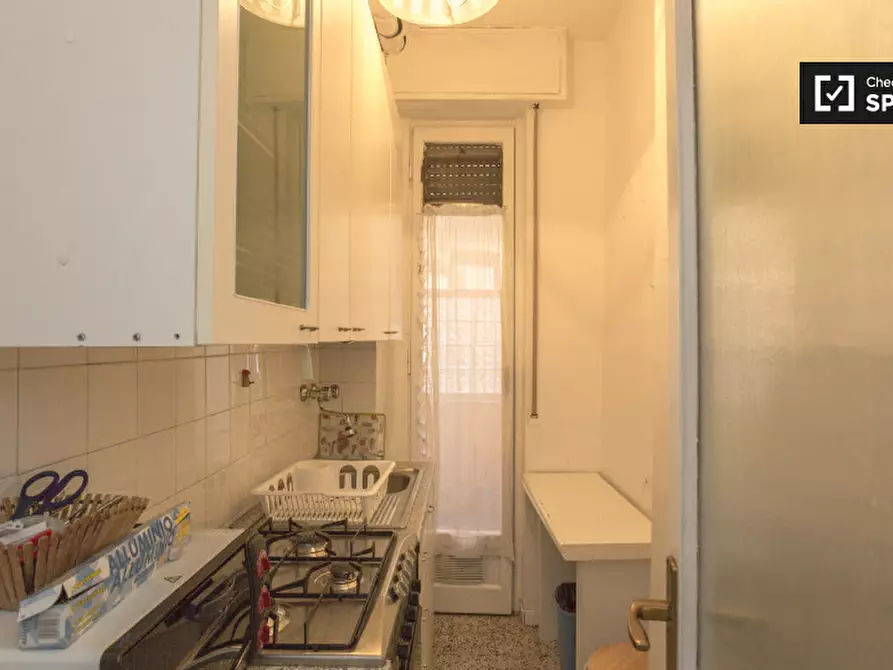 Immagine 10 di Camera condivisa in affitto  in Via Salasco a Milano